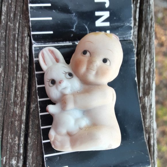 Mini Dollhouse Baby Porcelain Vintage UOGC Taiwan Tiny Bunny Rabbit - Picture 7 of 9